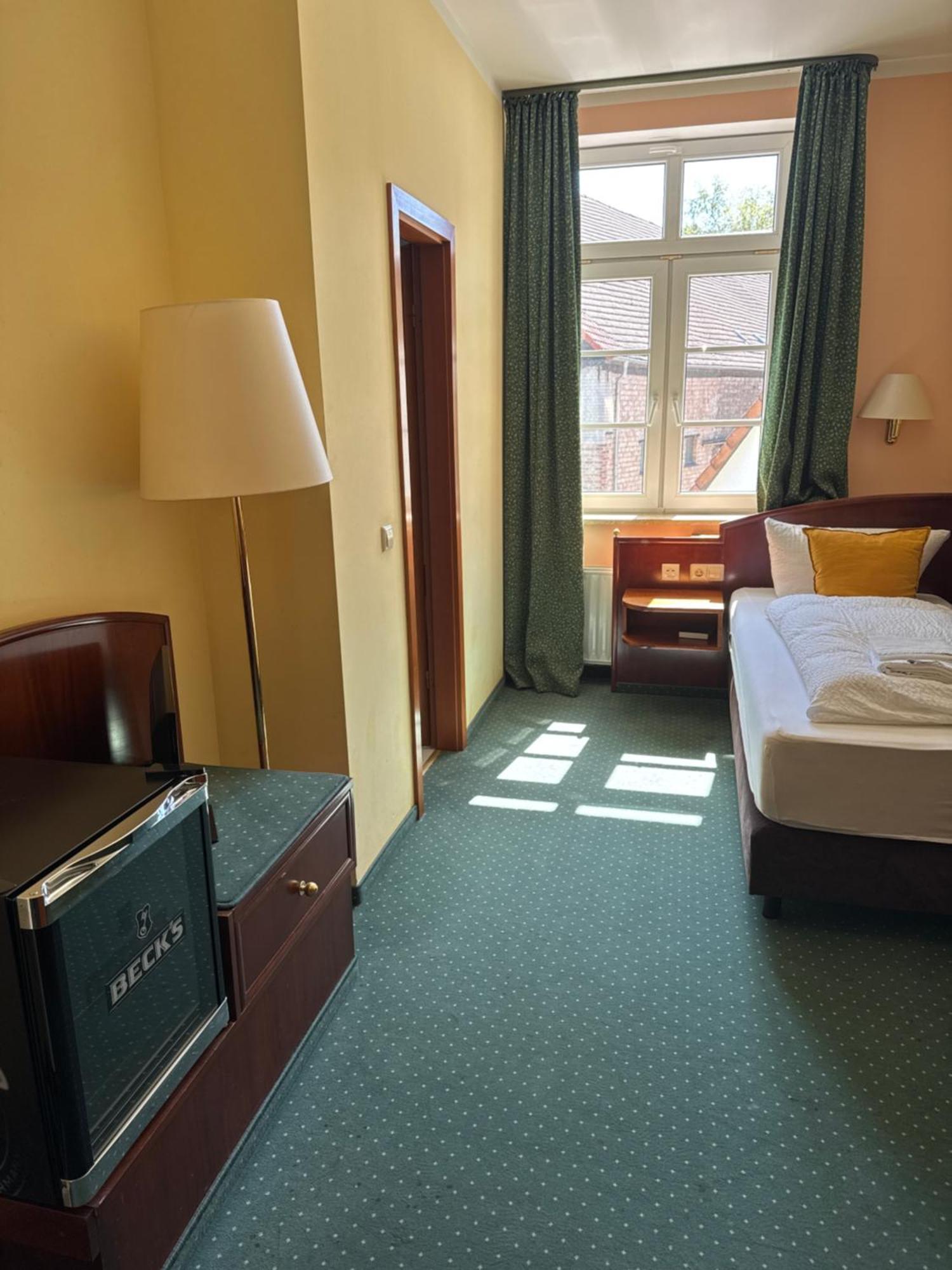 Hotel Am Schloss - Frankfurt An Der Oder Экстерьер фото