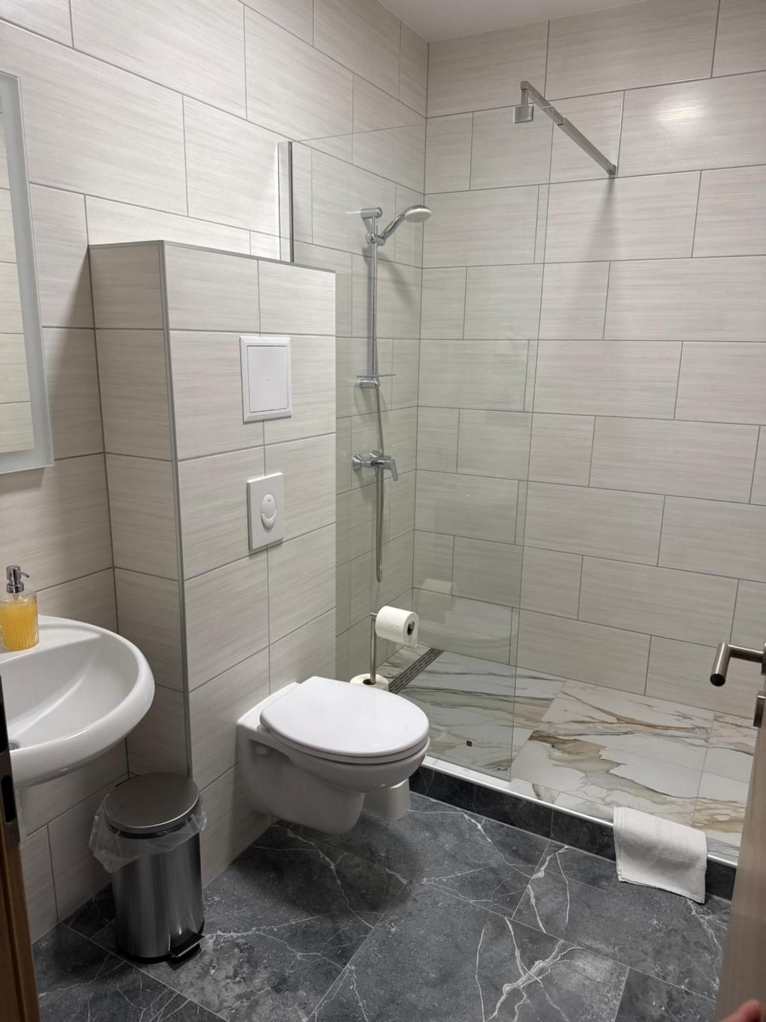 Hotel Am Schloss - Frankfurt An Der Oder Экстерьер фото