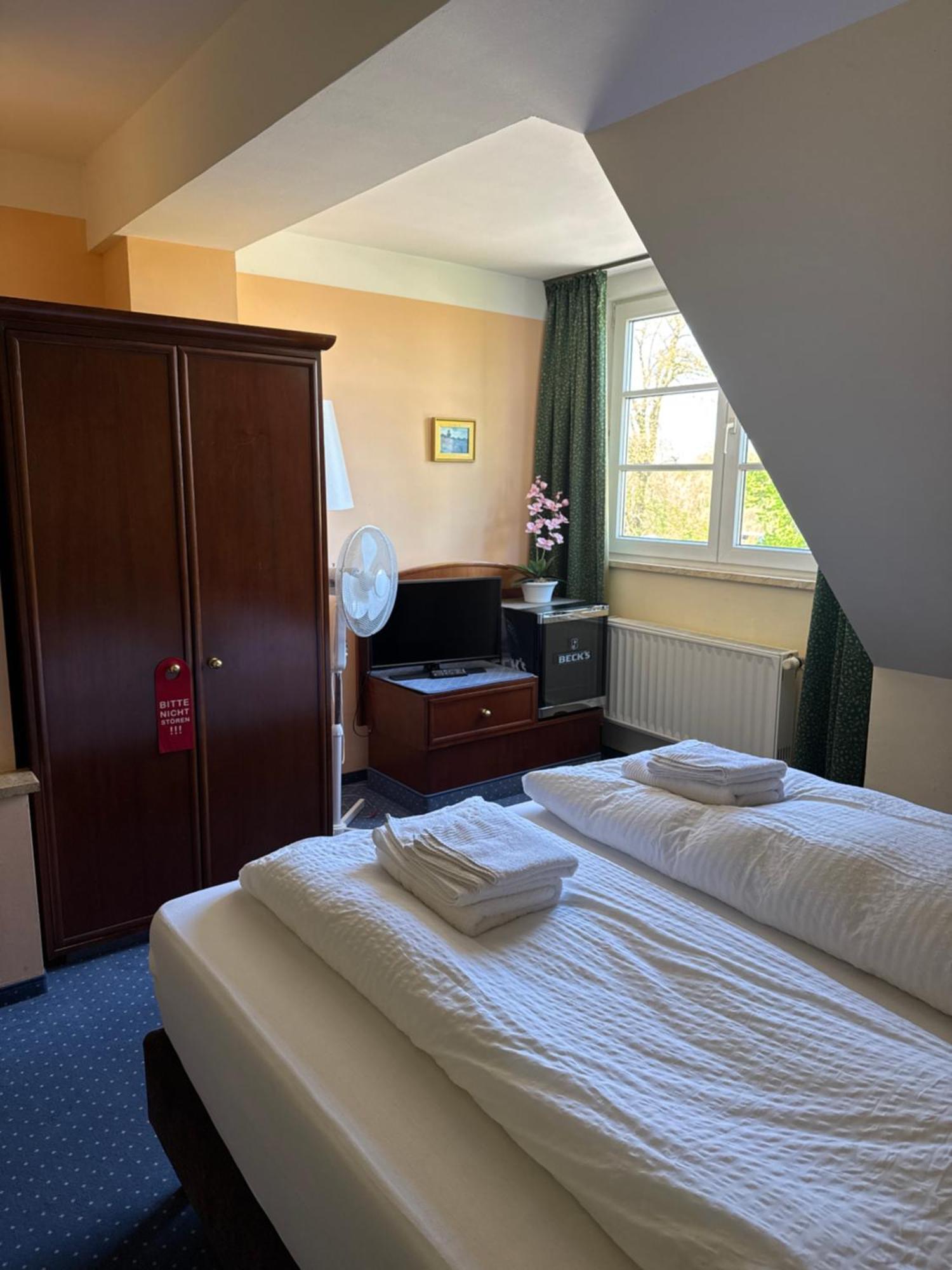 Hotel Am Schloss - Frankfurt An Der Oder Экстерьер фото