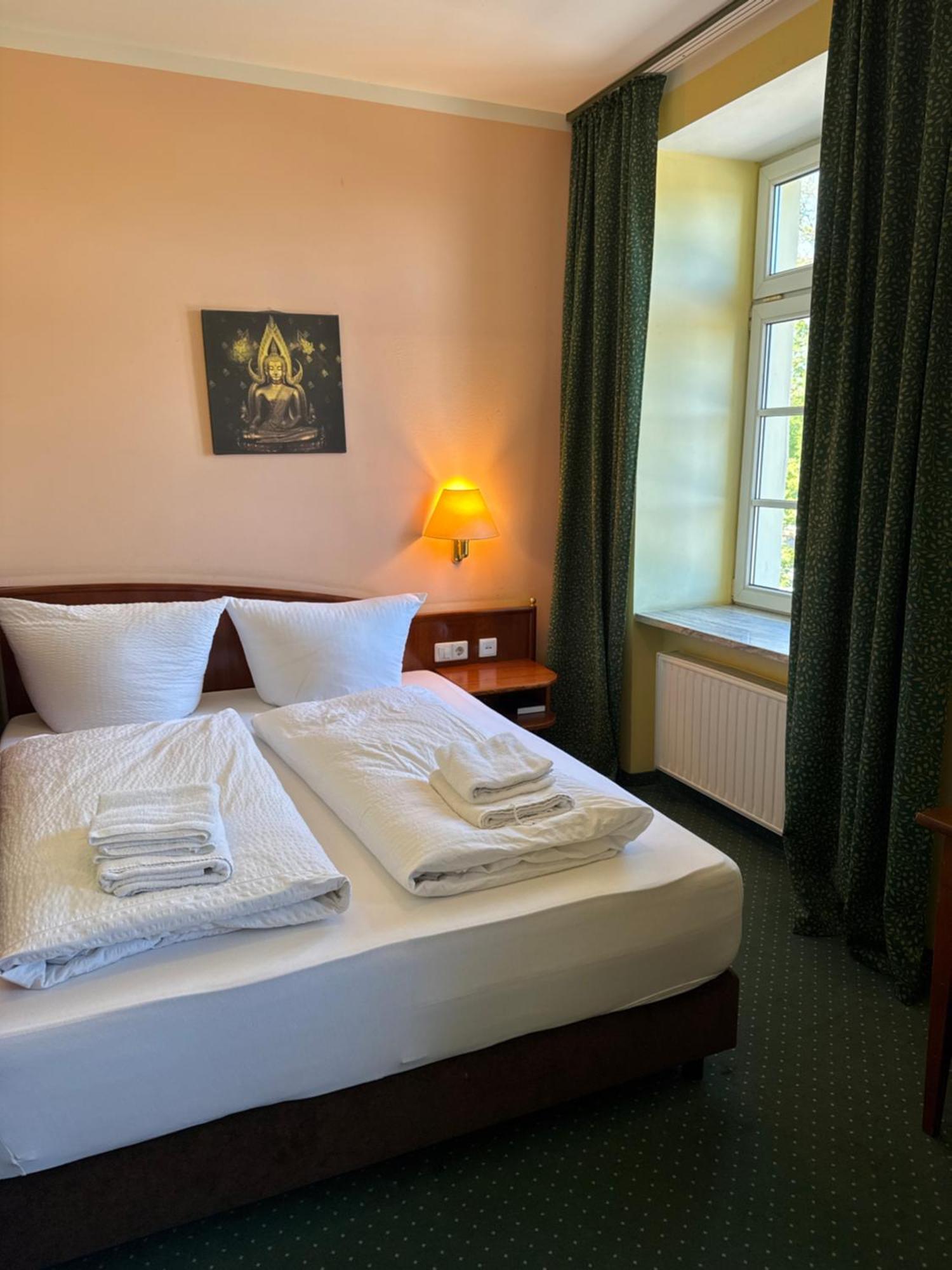 Hotel Am Schloss - Frankfurt An Der Oder Экстерьер фото